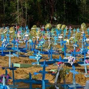 Com aumento na média de mortes, Brasil alcança 4 mi de casos