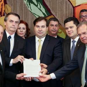 Nova PEC permite presidente excluir cargos sem a ...