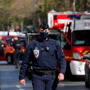 Ataque com faca deixa 4 feridos em Paris; uma pessoa é presa