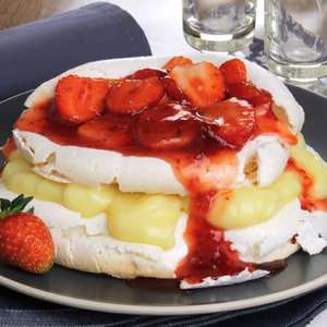 Aprenda a fazer uma deliciosa pavlova de morango