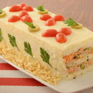 Faça uma torta fria de salpicão simples e deliciosa