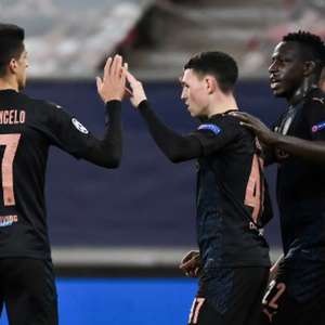 City joga mal, mas se classifica; Porto fica perto da vaga
