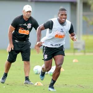 Médico e preparador físico do Corinthians explicam como ...
