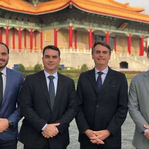 Bolsonaro acusa Dallagnol e MP de "perseguição" à família