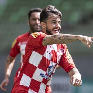 Atlético-MG lança uniforme para 2013; veja fotos
