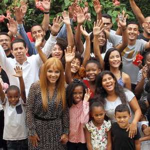 Caso Flordelis: como deputada conseguiu 'adotar' mais de 50 filhos?