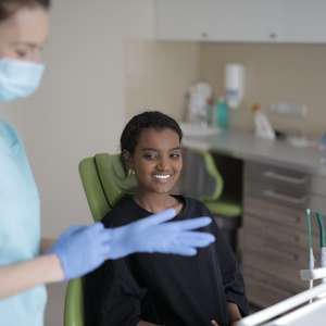 Clareamento em casa funciona ou não? Descubra!