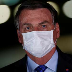 "Não consigo matar esse câncer chamado ONG", diz Bolsonaro