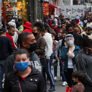 Contágio de covid no Brasil cai e indica estabilização