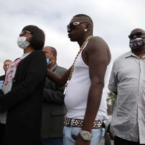 Polícia de Los Angeles mata ciclista negro a tiros após ...