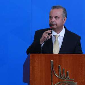 Marinho oferece ajuda a estados para combate a incêndio