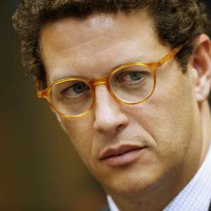 Salles responde crítica de DiCaprio a Bolsonaro no Twitter