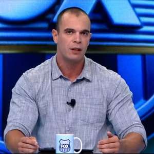 Ex-atacante chama comentarista para briga: "Babaca e frouxo"
