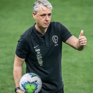 Corinthians pagará multa milionária para Tiago Nunes