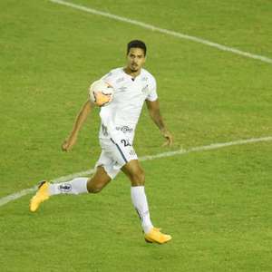 Presidente do Santos fala sobre ida de Veríssimo ao Benfica: "Está acertado"