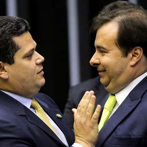 Centrão investe contra reeleição de Maia e Alcolumbre