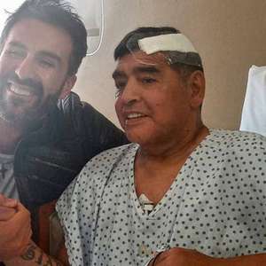 Maradona bateu a cabeça uma semana antes de morrer, diz TV
