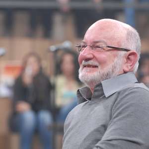 Globo anuncia saída de Silvio de Abreu da emissora