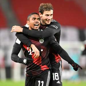 Bayern vence fora e se isola em 1º; Borussia tropeça em casa
