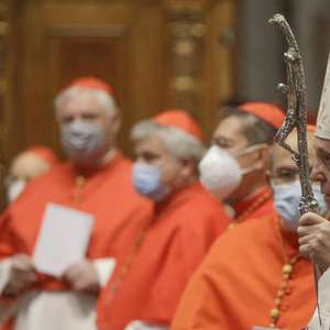 Indiferentes enxergam complôs em todo lugar, diz Papa