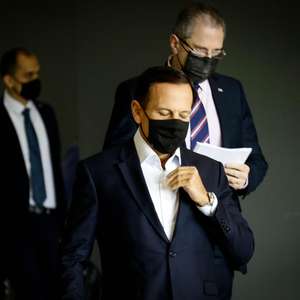 SP regride para fase amarela e reduz horário do comércio