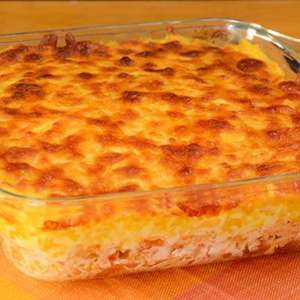 Escondidinho de frango com creme de milho fácil e saboroso