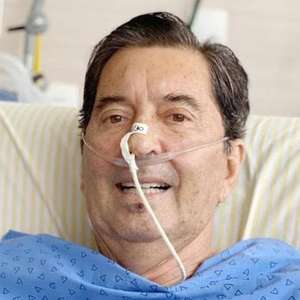 Após teste negativo, Maguito aguarda transferência de UTI