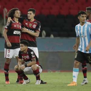 Nos pênaltis, Racing elimina Flamengo da Libertadores