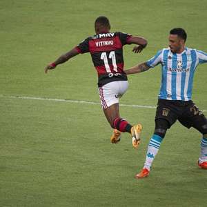 Flamengo cai por erros na defesa, mas também falha muito ...