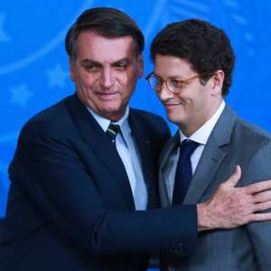 Bolsonaro manda Salles para Conferência do Clima, em 2021