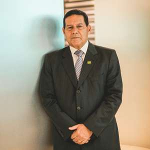 'Vacina ser obrigatória já estava decidido', diz Mourão