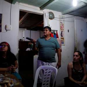 Pobreza aumenta na Argentina com recessão agravada por ...