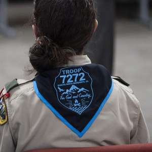 Por que os escoteiros e as escoteiras estão em 'guerra' nos EUA