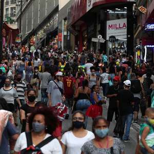 Grande SP regride à fase laranja e muda horário do comércio