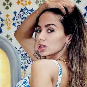 Anitta viaja com MC Rebecca para resort de luxo na República Dominicana