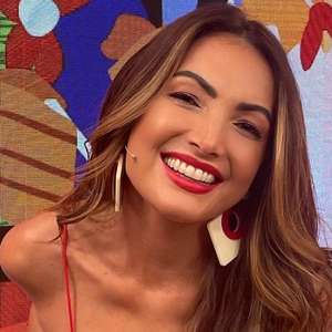 Patricia Poeta veste macacão de R$ 1.098: "lady in red"