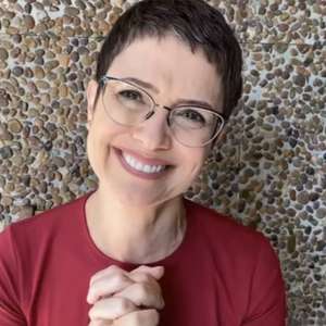 Sandra Annenberg enfrenta horas de fila com o pai em busca da vacina contra covid-19