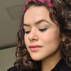 Maisa faz make com cores de "As Meninas Superpoderosas"