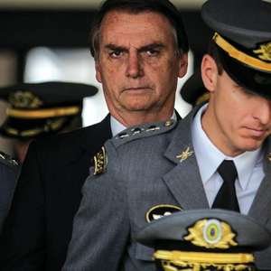 "Terreno fértil para ditadura", diz Bolsonaro sobre lockdown