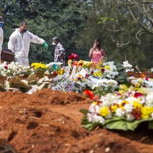 Brasil registra novo recorde diário de mortes por covid-19