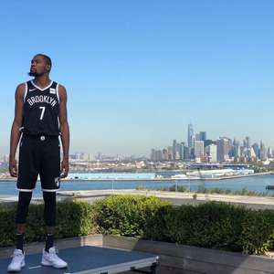 Kevin Durant pede desculpas após ataque homofóbico a ator