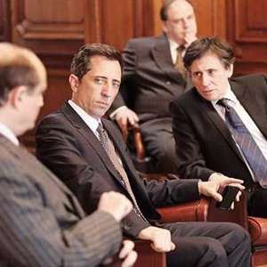 Trailer: Costa-Gravas discute poder e crise europeia em 'O Capital'