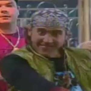 Ex-menudo canta e dança "Não se reprima"