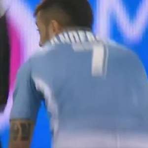 Copa da Itália: Felipe Anderson aplica lindo chapéu em Pirlo