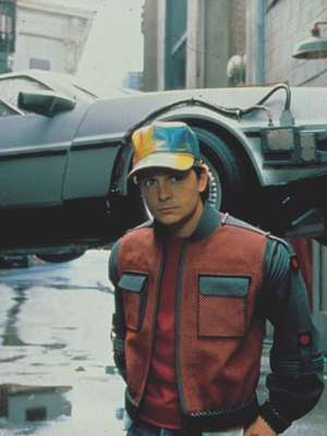 Com Dr. Brown, Salão tem carro do "De Volta para o Futuro"