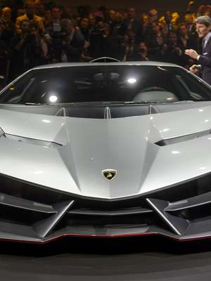 Lamborghini Veneno rouba posto de carro mais caro do mundo