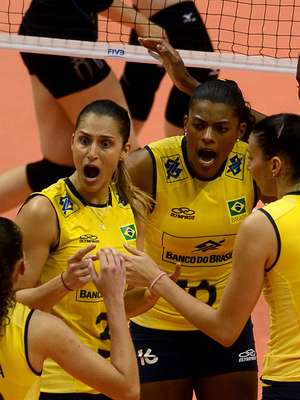 Brasil vence anfitrião Japão e lidera fase final do ...