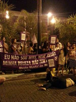 Cerimônia do Miss Brasil 2013 é alvo de protesto ...