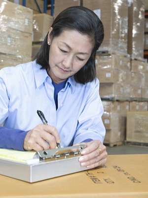 Entenda por que os sites chineses cobram tão mais barato