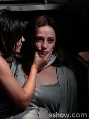 'Amor à Vida': Aline obriga Rebeca a mentir para Pérsio